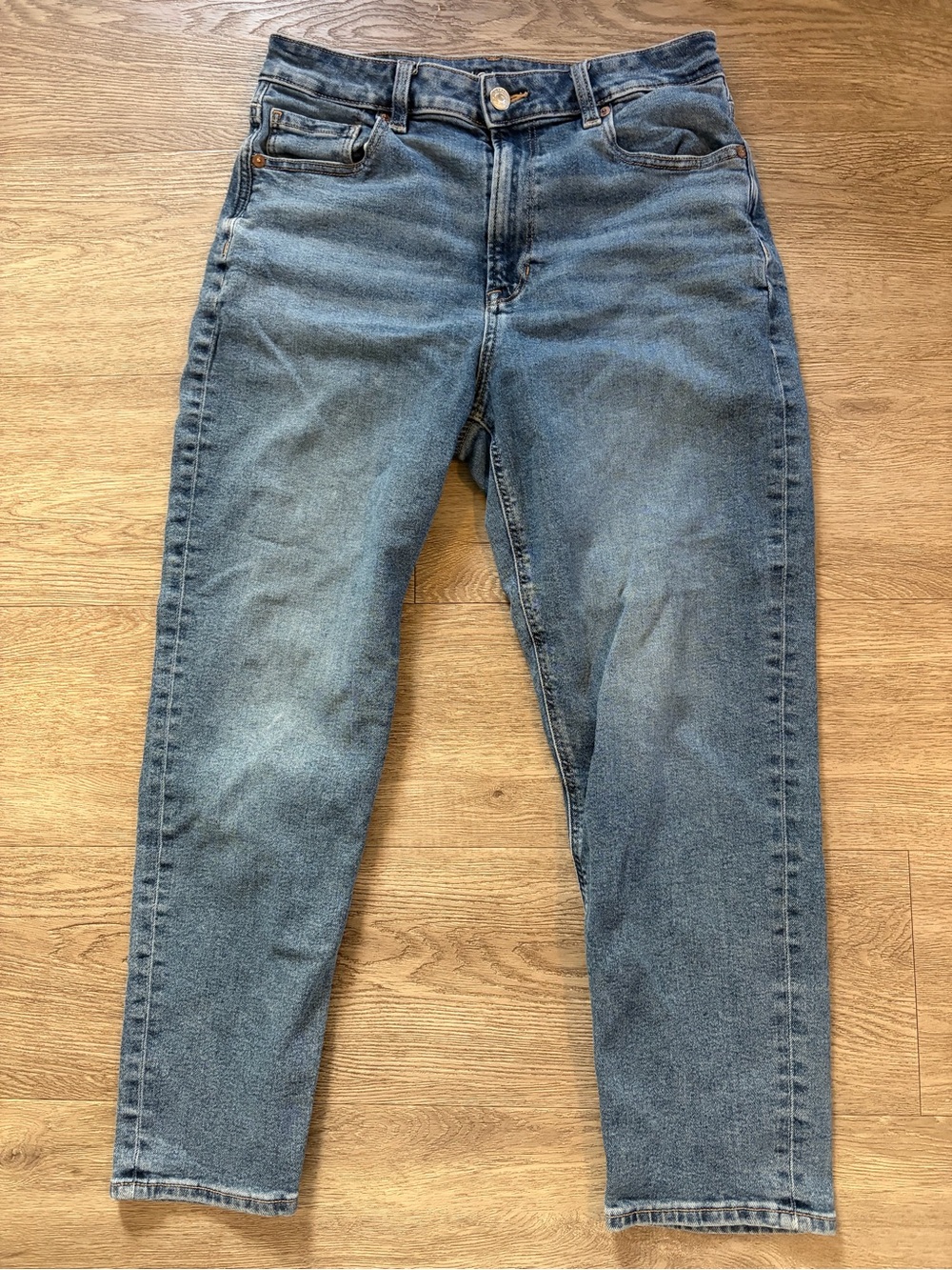 American Eagle cropped jeans